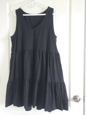 Black Tiered Sleeveless V-Neck Dress